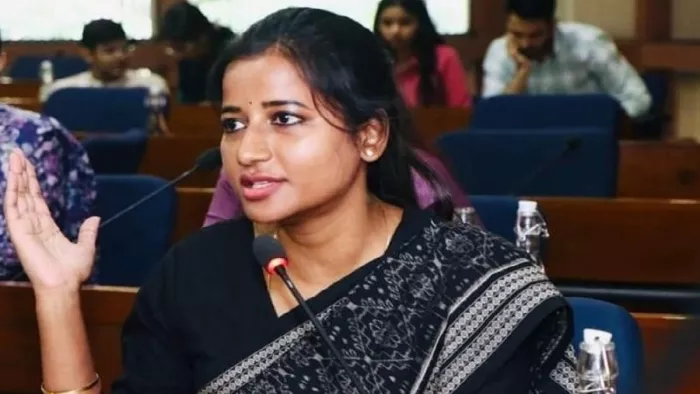 Jharkhand Politics: 'मंत्रिमंडल में नहीं होने के बावजूद भी मैं पावरफुल', नाराज महिला विधायक ने दिया बयान