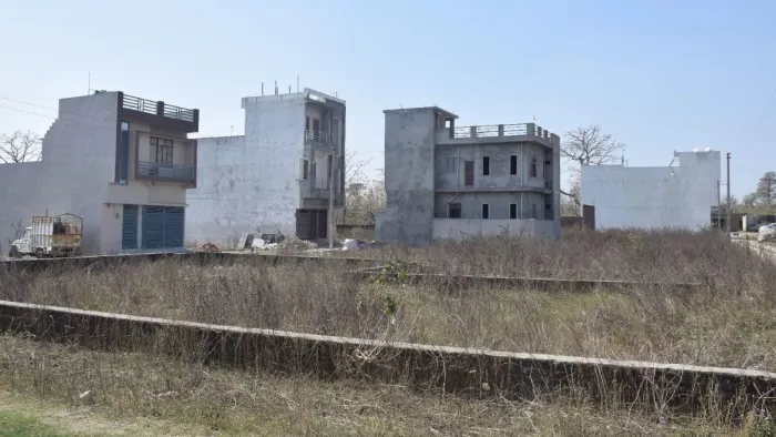 हल्द्वानी में गौलापार के ग्राम देवला तल्ला में बनी अवैध कालोनी व खाली प्लाट। जागरण