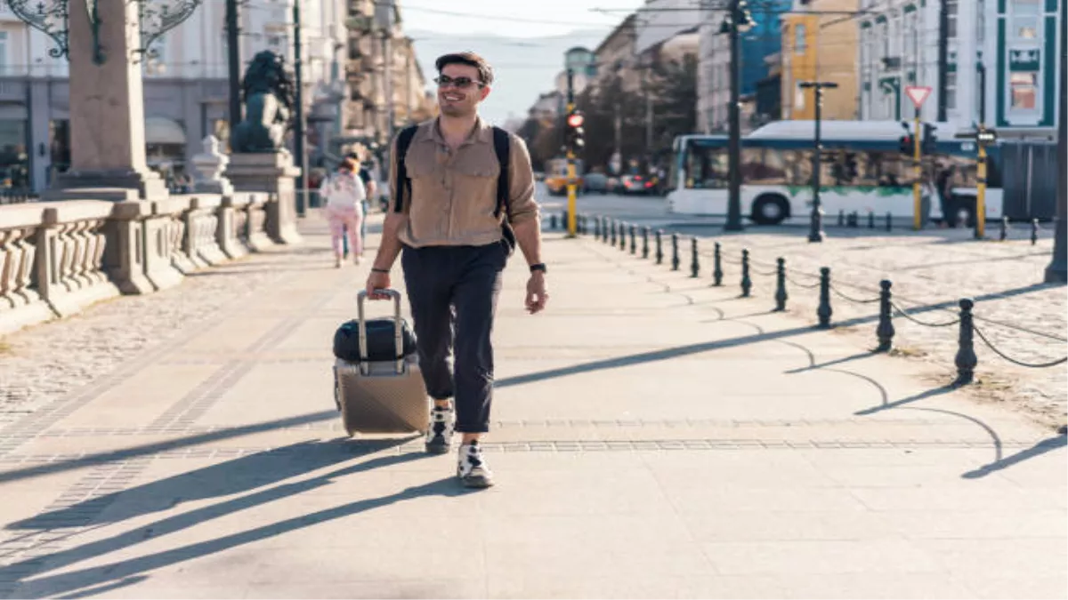 सारा जहाँ देख लिया है, लेकिन Best Trolley Bags in India के जैसे ऑप्शन कहीं नहीं है, कम प्राइस है इनकी पहचान