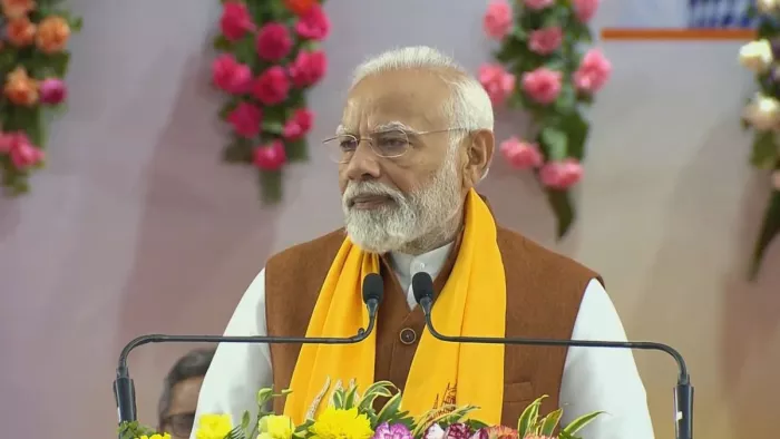 भगवान शिव के आशीर्वाद से काशी में चारों ओर बज रहा विकास का डमरू, वाराणसी में बोले पीएम मोदी