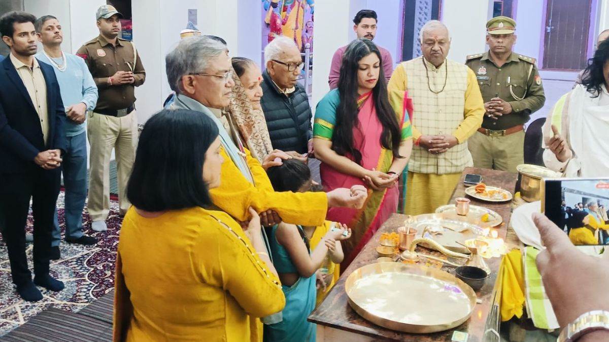 chief election commissioner gyanesh gupta visits lord varaha temple in kasganj