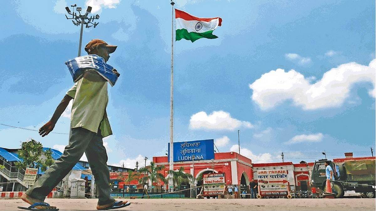 ludhiana railway station suspends platform ticket sales ahead of holi and mahakumbh to manage crowds