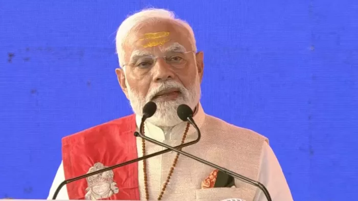 प्रधानमंत्री नरेंद्र मोदी ने मध्य प्रदेश के छतरपुर जिले स्थित बागेश्वर धाम बालाजी मंदिर में पूजा अर्चना की।