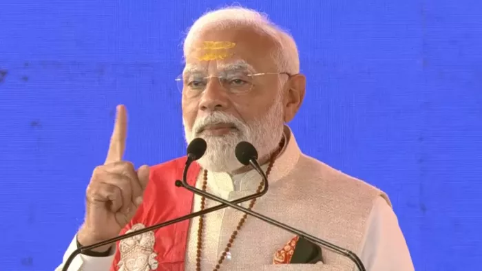 मध्य प्रदेश के छतरपुर में एक सभा को संबोधित करते हुए पीएम नरेंद्र मोदी।