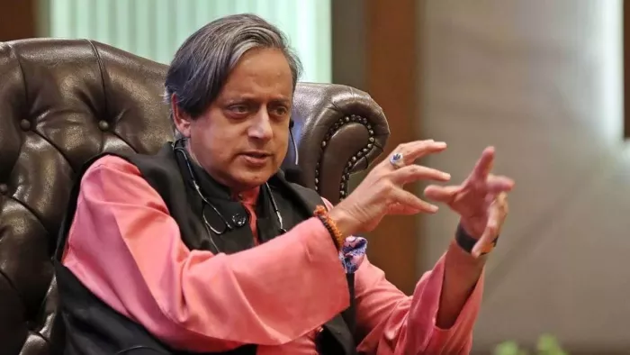 वरिष्ठ कांग्रेस नेता शशि थरूर। ( फाइल फोटो )