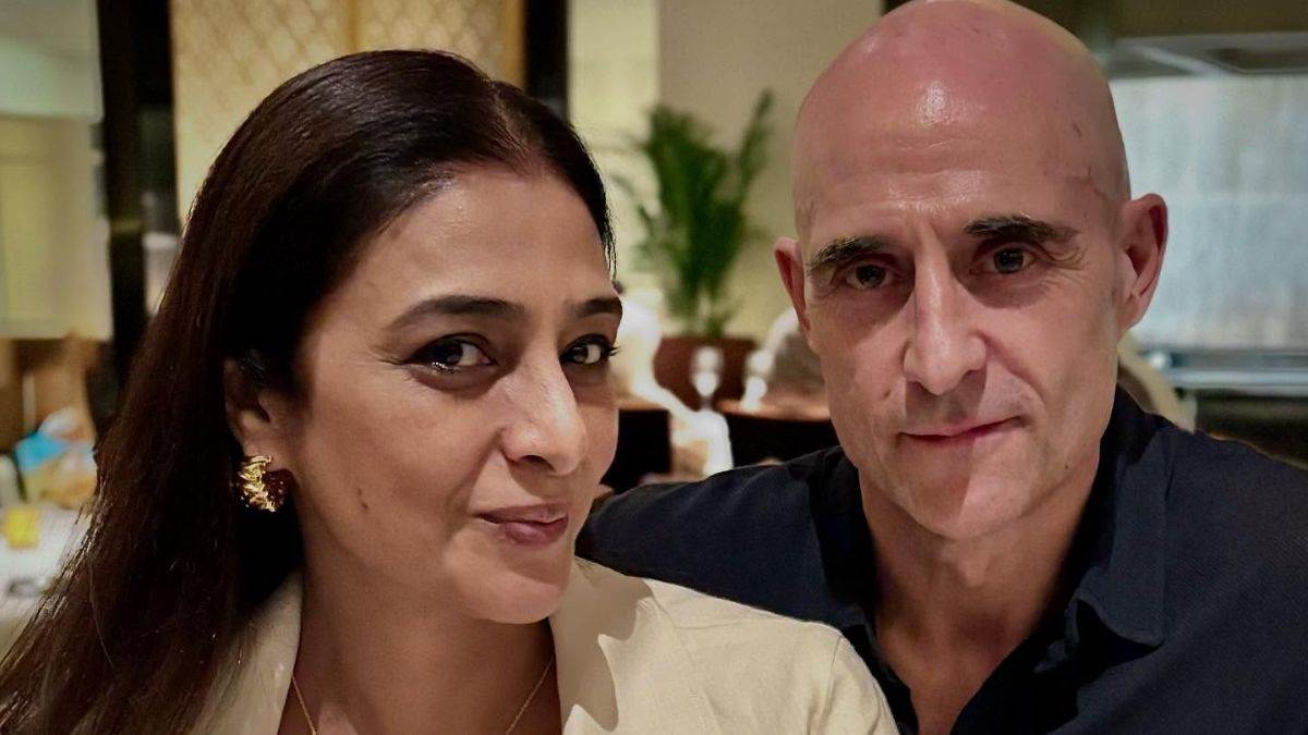 https://www.jagranimages.com/images/newimg/23022025/23_02_2025-tabu_meet_mark_strong_23889500.jpg
