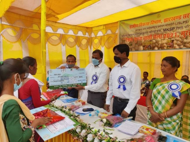 lugum chasi fair held in murhu under women farmer empowerment project