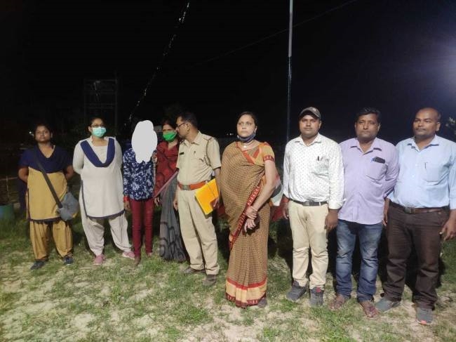आर्केस्ट्रा से मुक्त कराई गई नाबालिग लड़की