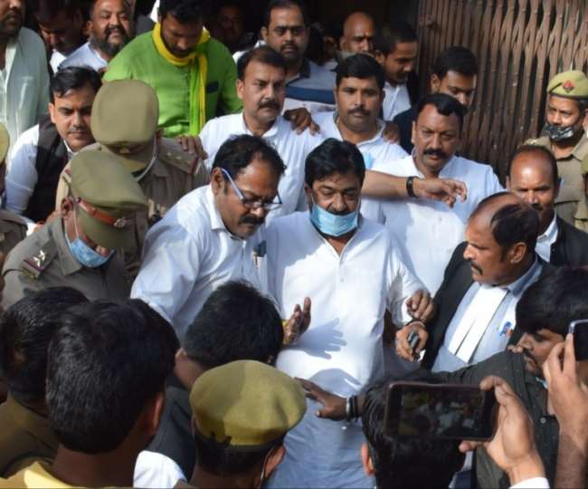 अक्षय प्रताप के खिलाफ फर्जी पते पर शस्त्र लाइसेंस लेने के मामले में कोर्ट ने साबित किया था दोष
