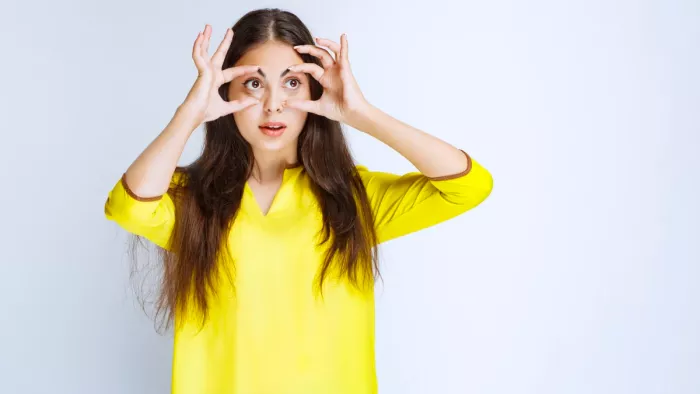 Eye Health: आंखों की हेल्थ के लिए अपनाएं ये आदतें