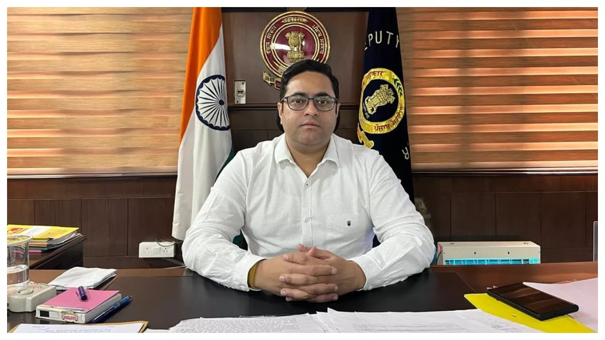 Kapurthala: डिप्टी कमिश्नर की कड़ी कार्रवाई, सुपरडैंट को गोली मारने की धमकी देने वाले का असलहा लाइसेंस निलंबित