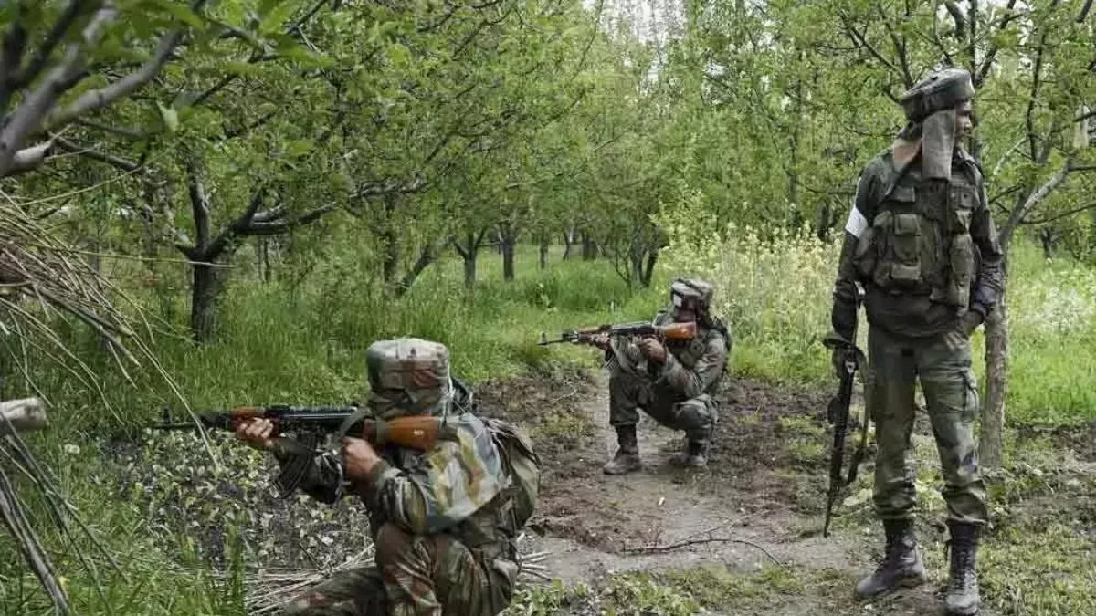 Chhattisgarh: सुरक्षाबलों के साथ मुठभेड़ में दो नक्सली ढेर, सुकमा में आईईडी ब्लास्ट में घायल हुए दो जवान - Chhattisgarh news Two Naxalites killed in encounter with security forces ...