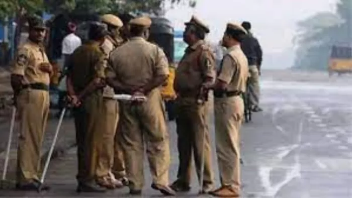 UP Police : दिल्ली सीएम केजरीवाल की गिरफ्तारी का विरोध करना पड़ा महंगा