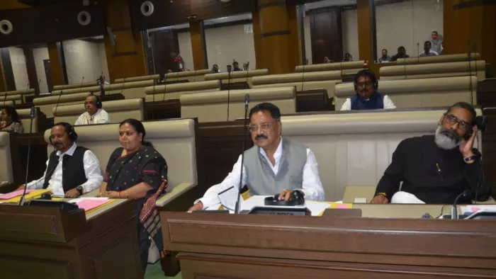 सदन में झारखंड के सीएम हेमंत सोरेन। फ़ोटो- जागरण