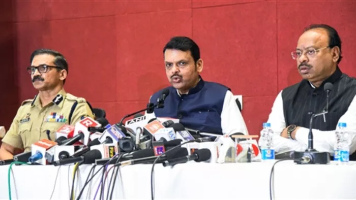 नागपुर में हालिया हिंसा के बाद प्रशासनिक कार्रवाई और पीड़ितों को त्वरित मुआवजा वितरण। (फोटो सोर्स- पीटीआई)