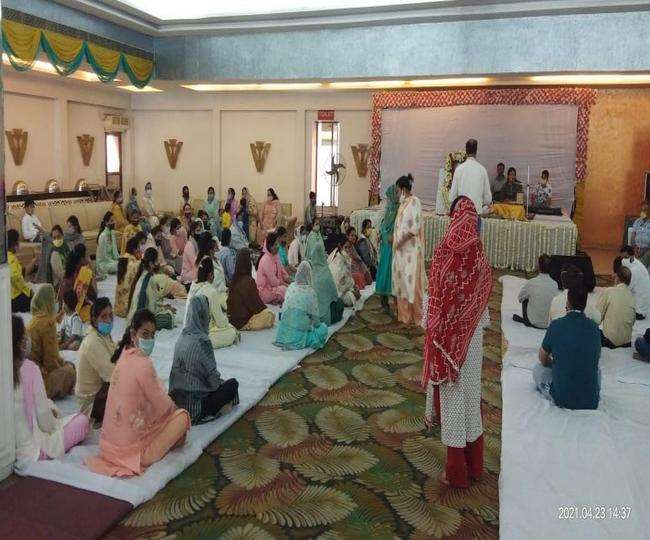 लुधियाना में नियम तोड़ रस्म किरिया में पहुंचे 100 से ज्यादा लोग, चला पुलिस का डंडा