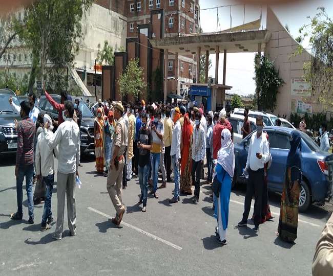 lucknow kanpur highway jammed by peoles chaos at saraswati medical college unnao