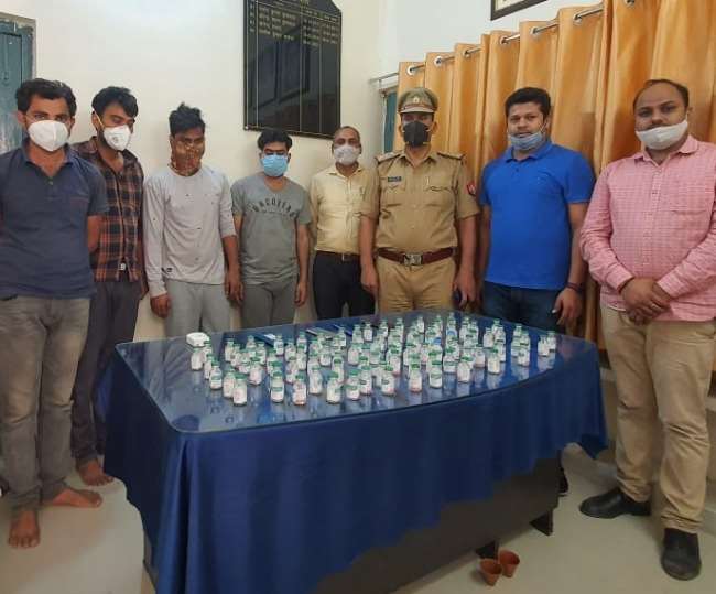 पुलिस ने बताया कि गिरोह का नेटवर्क कई जनपदों में फैला है। उसकी भी पड़ताल की जा रही है।