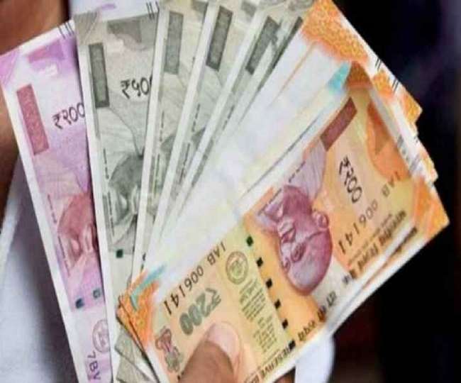 बैंकों को अपना कारोबार बढ़ाने पर सोचना चाहिए। (Pti)