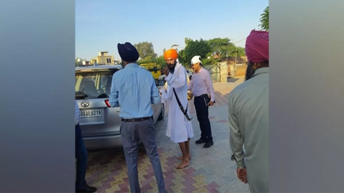 Amritpal Singh Arrest: भिंडरावाले के गांव से पकड़ा गया अमृतपाल, गिरफ्तारी से पहले गुरुद्वारे में किया संबोधन