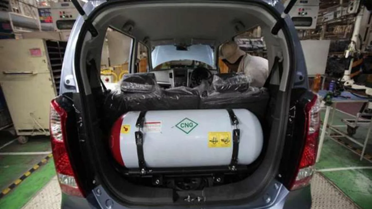 CNG Car Safety: सीएनजी गाड़ी के साथ लापरवाही करना पड़ सकता है महंगा, जानें किस तरह होते हैं नुकसान