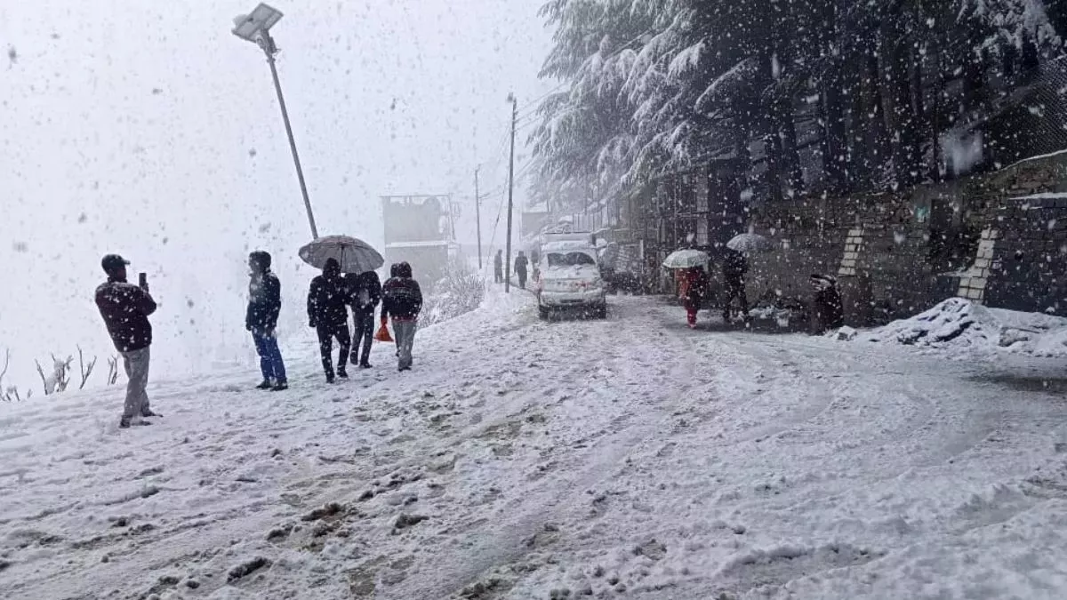 Himachal Weather Today: हिमाचल में जारी है बारिश-बर्फबारी का दौर, कल के लिए मौसम विभाग का अलर्ट जारी
