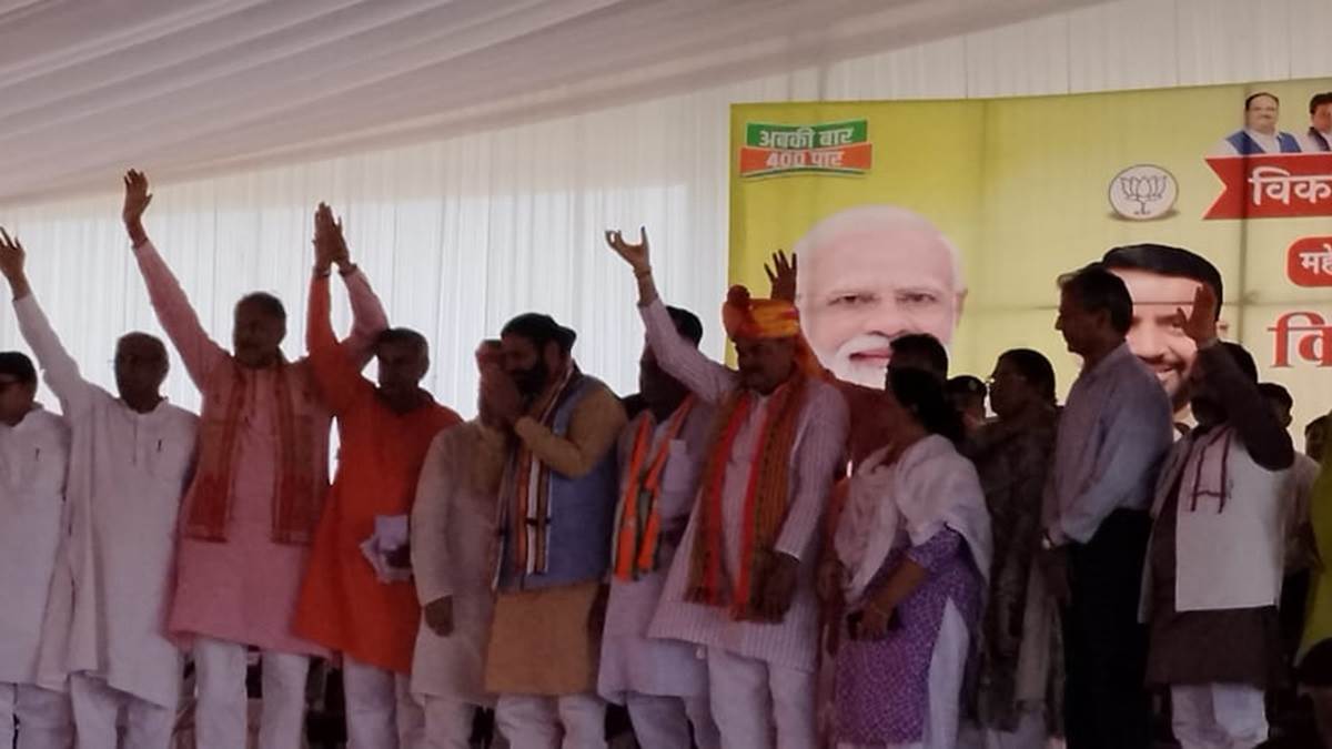 https://www.jagranimages.com/images/newimg/23042024/23_04_2024-nayab_singh_saini_naranaul_rally_23703080.jpg
