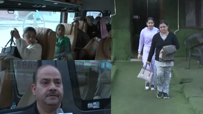 पहलगाम में आतंकी हमले के बाद वापस दिल्ली लौटते पर्यटक। फोटो सोर्स- एएनआई।