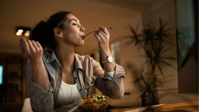 Slow Eating Benefits: क्यों धीरे-धीरे खाना चाहिए खाना? (Picture Courtesy: Freepik)