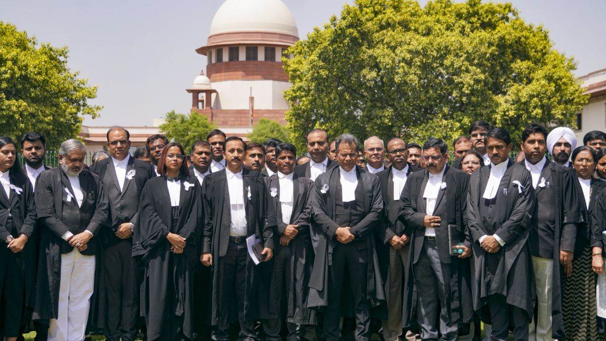 https://www.jagranimages.com/images/newimg/23042025/23_04_2025-supreme_court_5_23924489.jpg