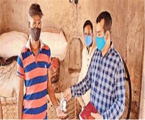 ज्ञानपुर में चार हजार की आबादी है।