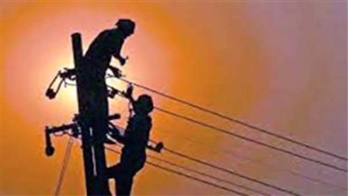 Bareilly News : बरेली में टूटी 33 केवी की लाइन, 14 घंटे गुल रही 17 हजार घरों की बिजली
