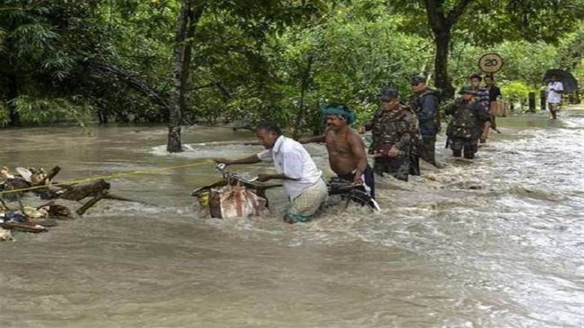 असम में बाढ़ से 7 और लोगों की मौत (फाइल फोटो)