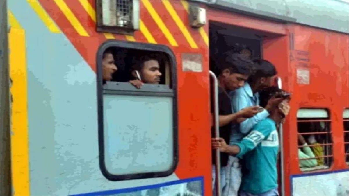 दानापुर के पास आंदोलन का असर, जमालपुर का पटना से कटा रहा रेल संपर्क, तीन हजार से ज्यादा टिकटें रद