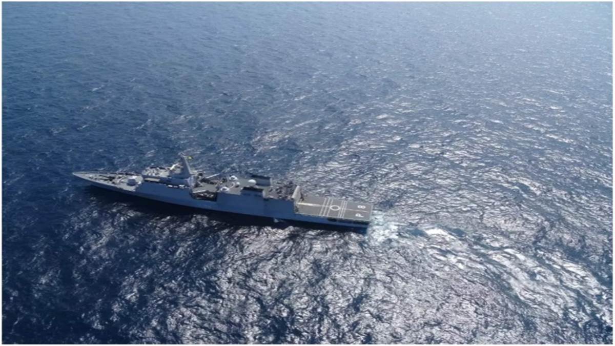 समुद्र में भारत-बांग्लादेश नौसेना का सैन्य अभ्यास शुरू