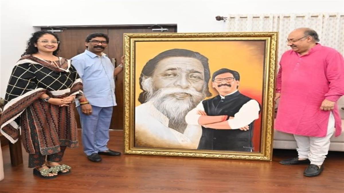 Hemant Soren: चित्रकार कृष्ण कन्हाई ने बनाई शिबू सोरेन की पेंटिंग... देखकर दंग रह गए सीएम हेमंत सोरेन