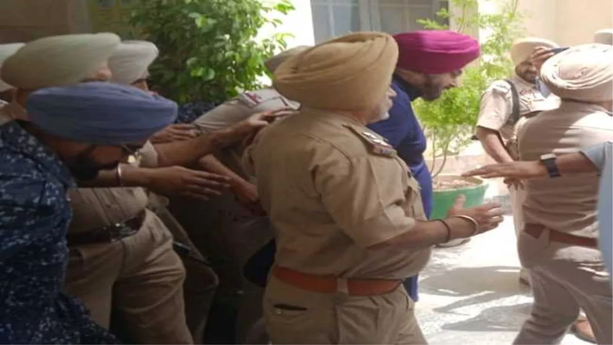 Navjot Singh Sidhu in Jail: नवजोत सिंह सिद्धू को मेडिकल जांच के लिए राजिंदरा अस्पताल लाया गया, जेल में है शायराना अंदाज