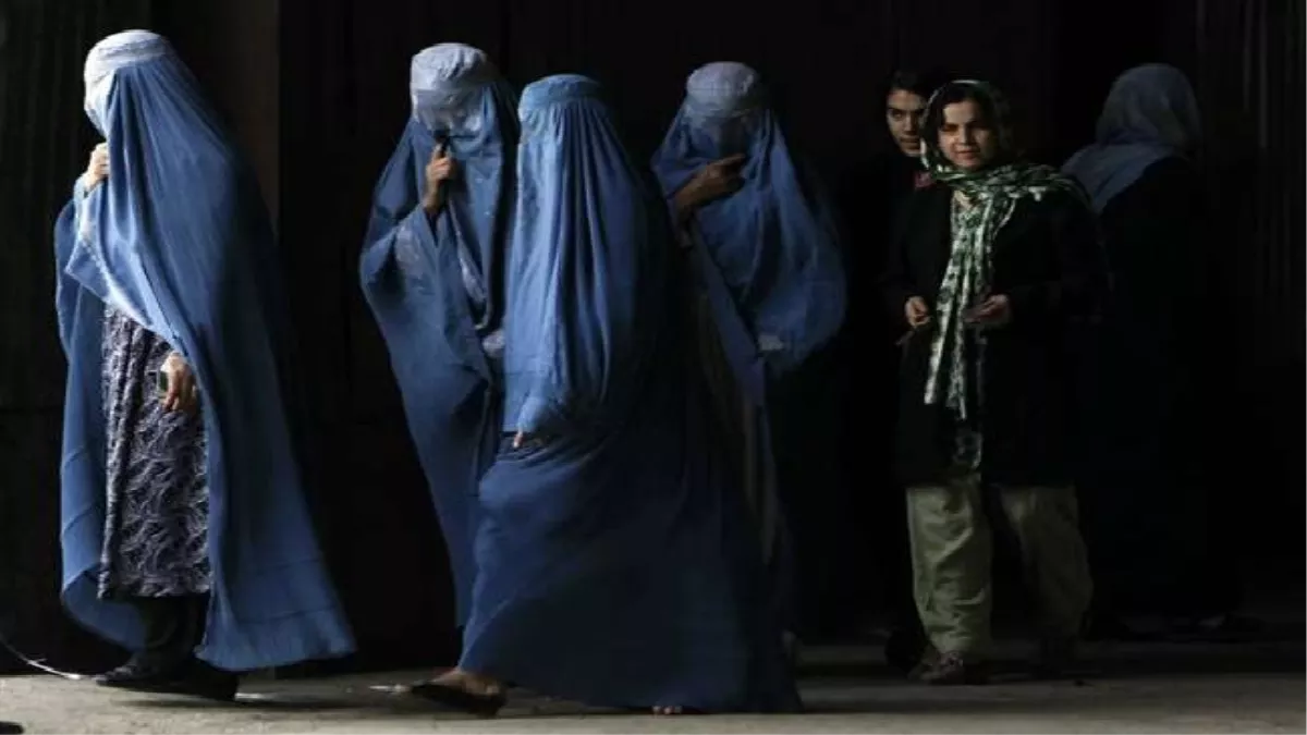 Taliban On Women: तालिबान नेता ने कहा, अफगान संस्कृति के मद्देनजर अफगानिस्तान की महिलाओं को मिले अधिकार