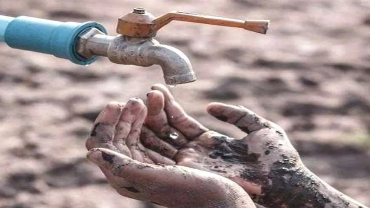 Delhi Water Crisis: क्या दिल्ली में भी मच सकता पानी के लिए हाहाकार? यमुना का घटना जलस्तर ऐसा ही कुछ कह रहा! - ncr Delhi water supply chain affected due to yamuna water level decreasing it can be outcry for water crisis in Delhi
