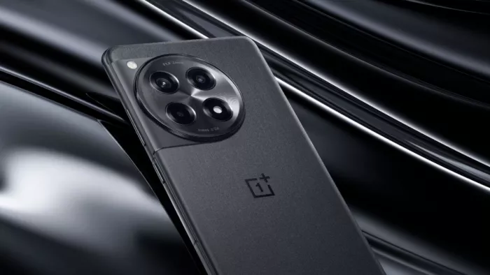 OnePlus 12R स्मार्टफोन फ्लिपकार्ट पर सस्ता मिल रहा है।