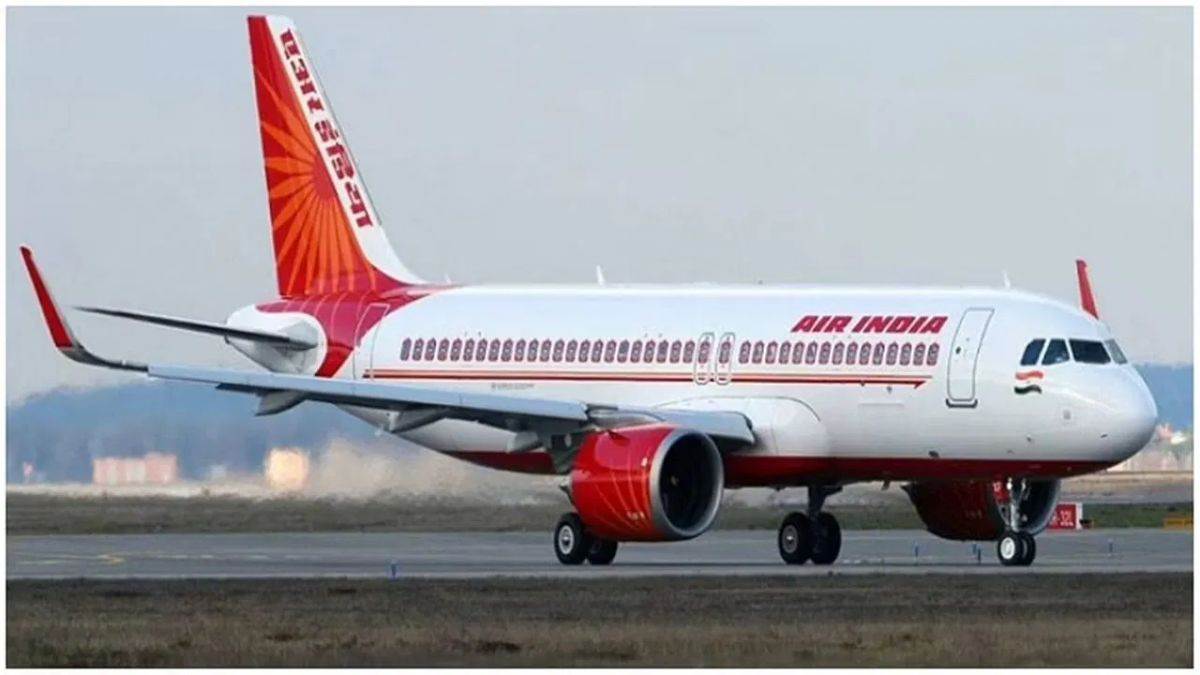 air india flight from bangalore to delhi makes emergency landing