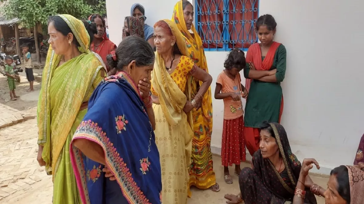 UP Crime: अंबेडकरनगर में ऐसा क्या हुआ कि थाने से लौटी बदहवास बेटी फांसी के फंदे पर झूली, घरवाले हैरान