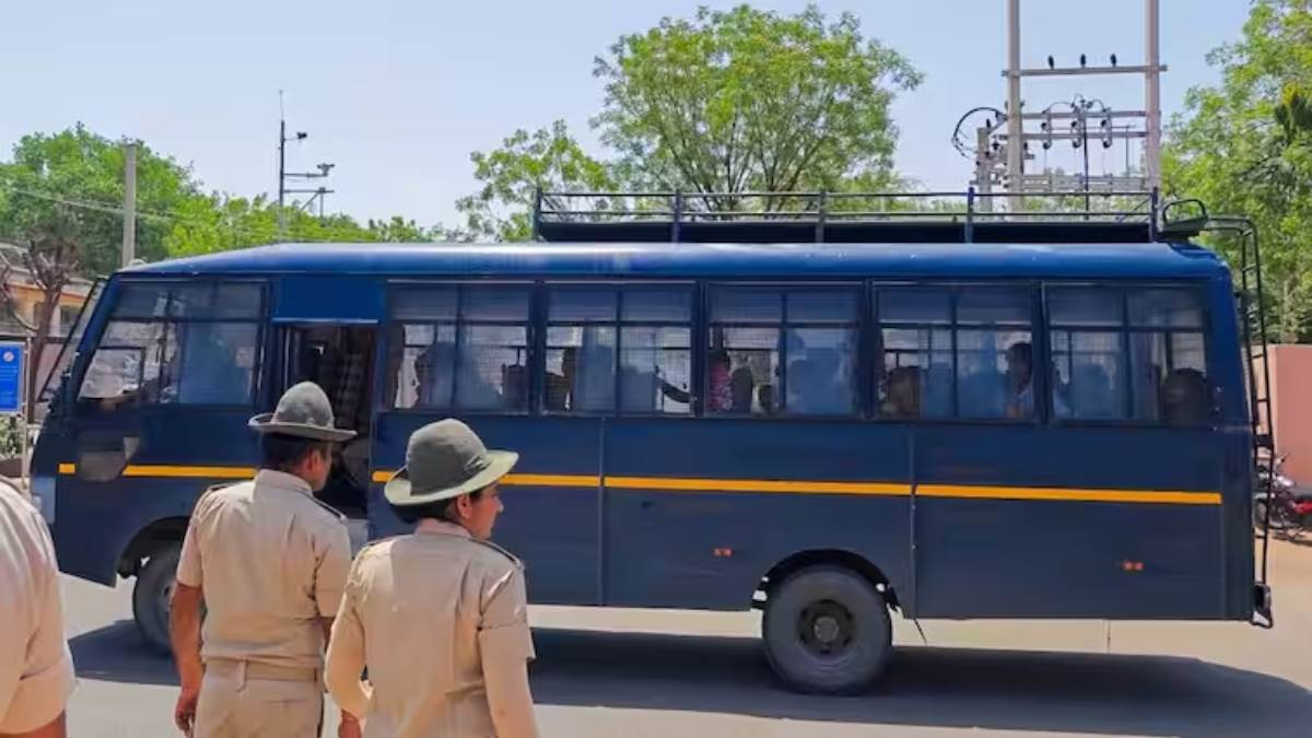 https://www.jagranimages.com/images/newimg/23052025/23_05_2025-bsf_23945195.jpg