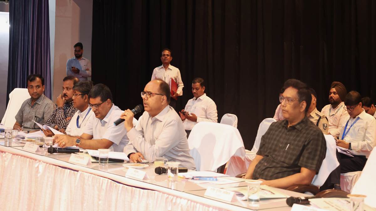https://www.jagranimages.com/images/newimg/23052025/23_05_2025-patna_dm_23945019.jpg