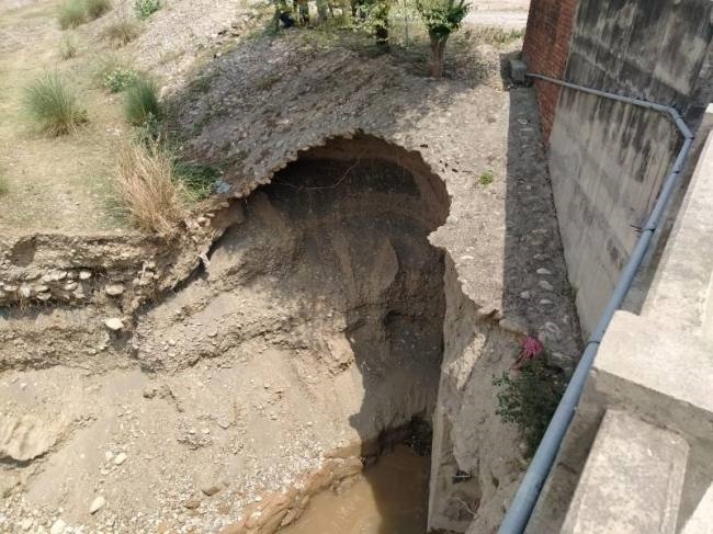 गुलपुर-चक्की दरिया के क्षतिग्रस्त घरोटा पुल से लोग परेशान