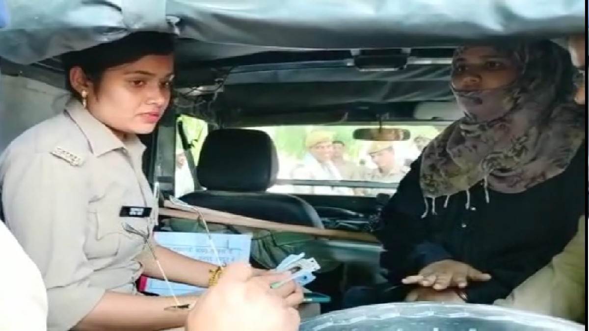https://www.jagranimages.com/images/newimg/23062022/23_06_2022-hijab_in_rampur_election_22828116_153656514.jpg