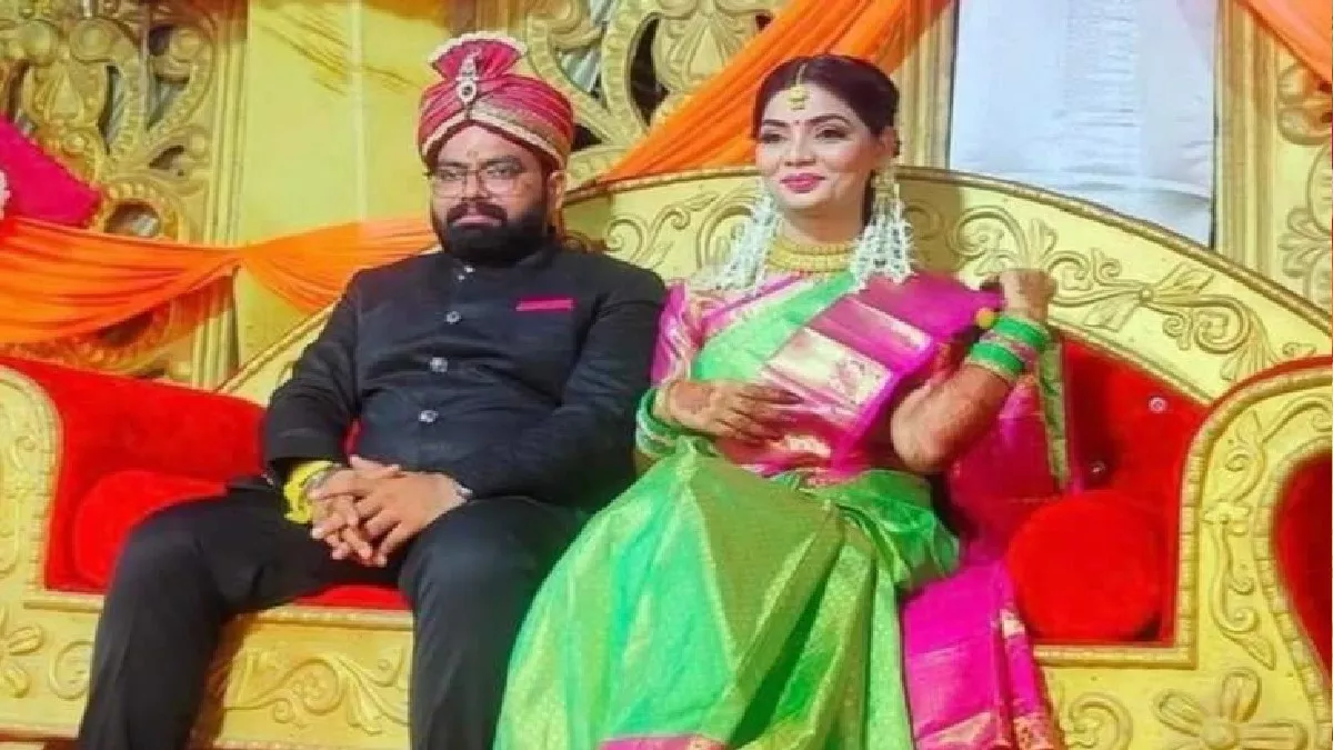 Neha Singh Rathore: जानिए कौन हैं हिमांशु जिनसे 'यूपी और बिहार में का  बा...' फेम नेहा सिंह राठौर ने रचाई शादी - Neha Singh Rathore know who  Himanshu Singh whom UP and