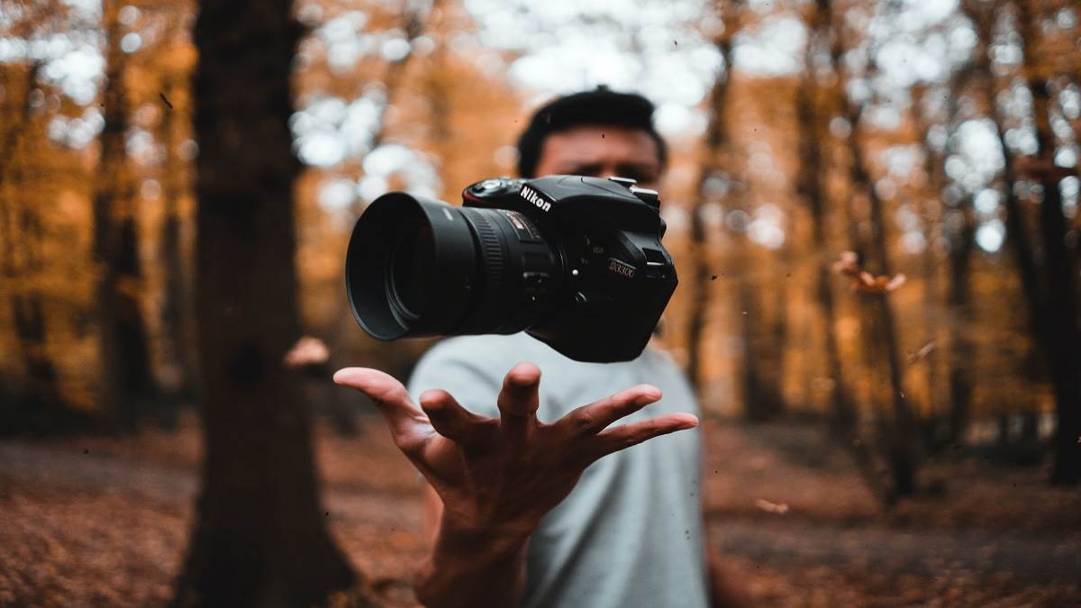 Best DSLR Cameras: रिकॉर्ड करनी है टाइम लैप्स विडियो? बस लें आएं ये कैमरा, तगड़े फीचर्स देख भूल जायेंगे सब कुछ