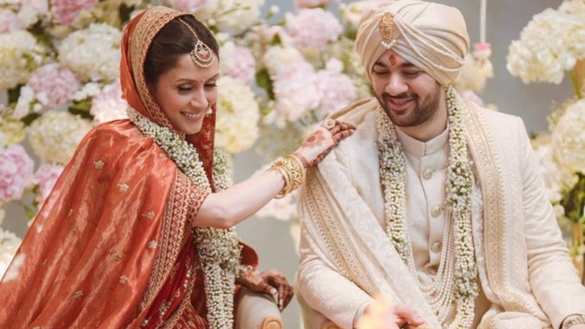 https://www.jagranimages.com/images/newimg/23062023/23_06_2023-karan_deol_and_drisha_acharya_23449801.jpg