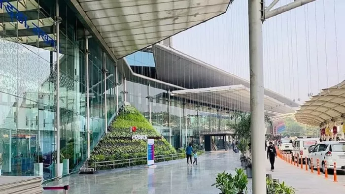 Lucknow Airport: चौधरी चरण सिंह अंतरराष्ट्रीय हवाई अड्डा लखनऊ